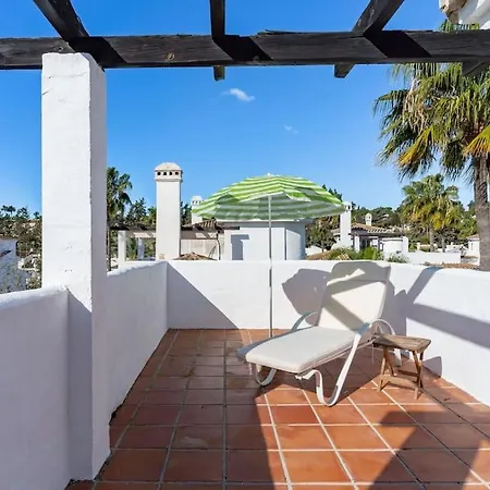 דירה 1 Bedroom With Large Roof Terrace