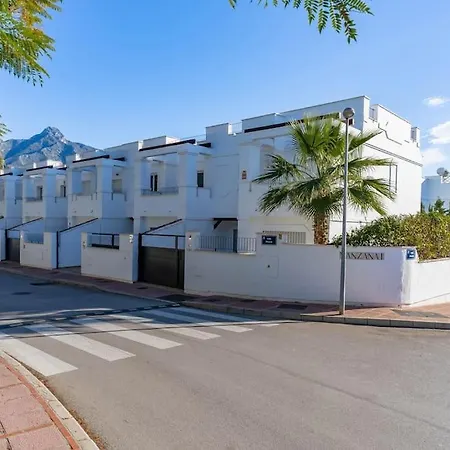 דירה 1 Bedroom With Large Roof Terrace *