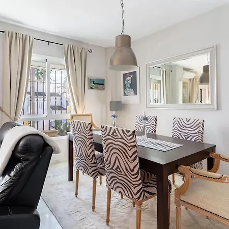1 Bedroom With Large Roof Terrace * מארבלה