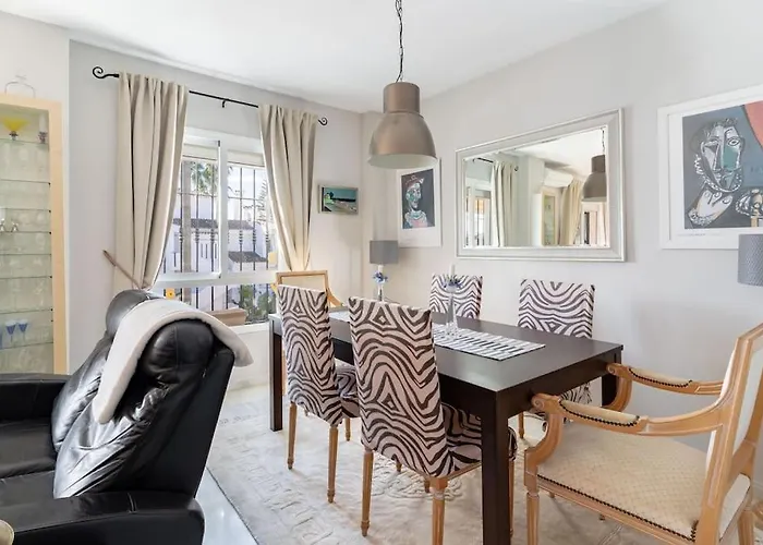 1 Bedroom With Large Roof Terrace * מארבלה